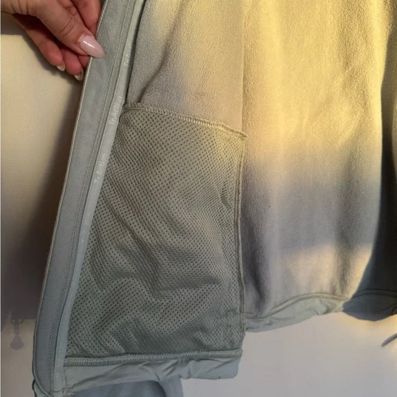 Aritzia SnoDay Polar Ridge Zip-Up Hoodie - Picture 12 of 15